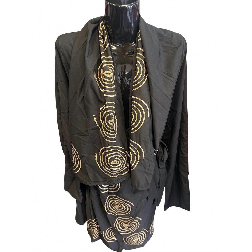 NEW STEP IN STYLE women's cowry shell print jacket in black/ gold